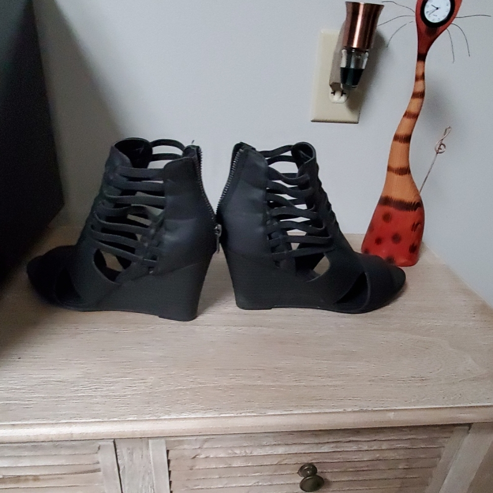 High heels - Picture 4 of 6